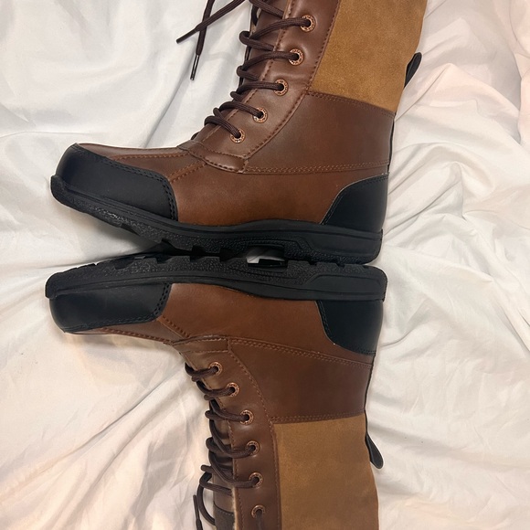 UGG Kids UGG Butte II CWR size 6 in Tan colour - Picture 14 of 16